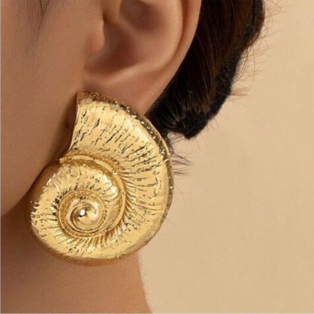 Gold Shell Earrings N1091 - Picture 2 of 3